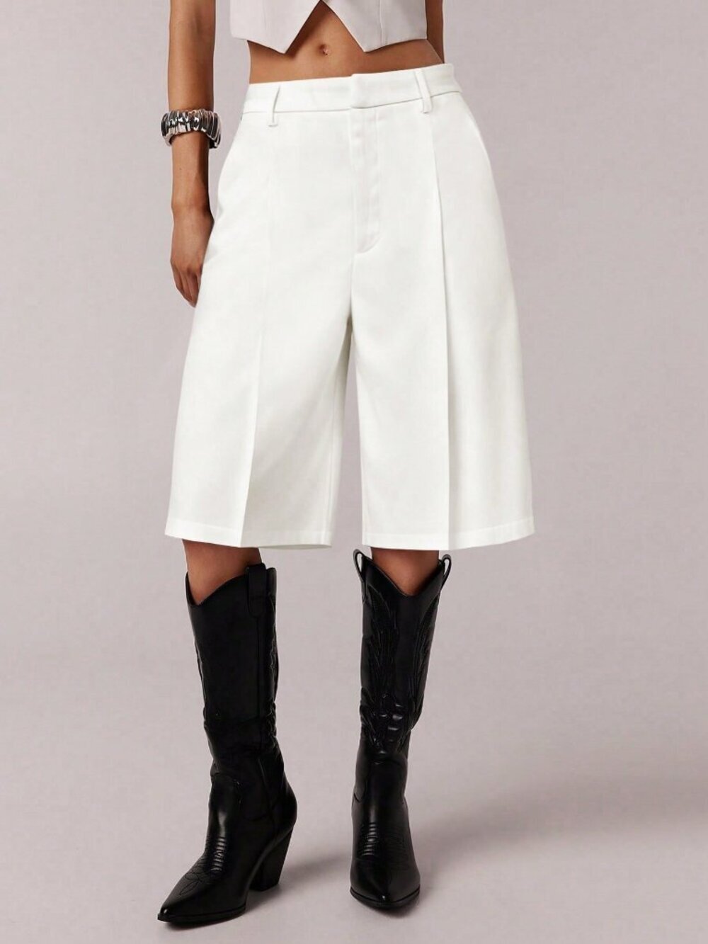 White Casual Women's Bermuda Shorts With Zipper Detail - Picture 4 of 7